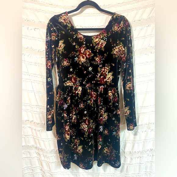 One Clothing Velvet Floral Dress - Picture 1 of 10